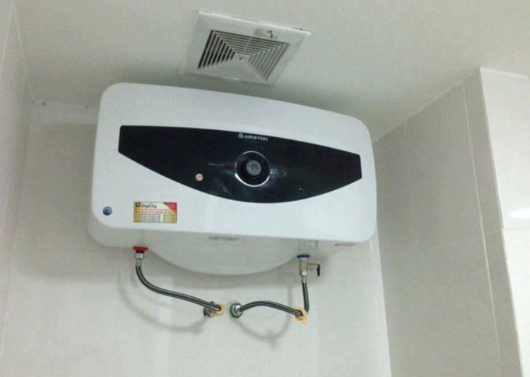 So s&aacute;nh m&aacute;y nước n&oacute;ng v&agrave; năng lượng mặt trời - h&igrave;nh 1