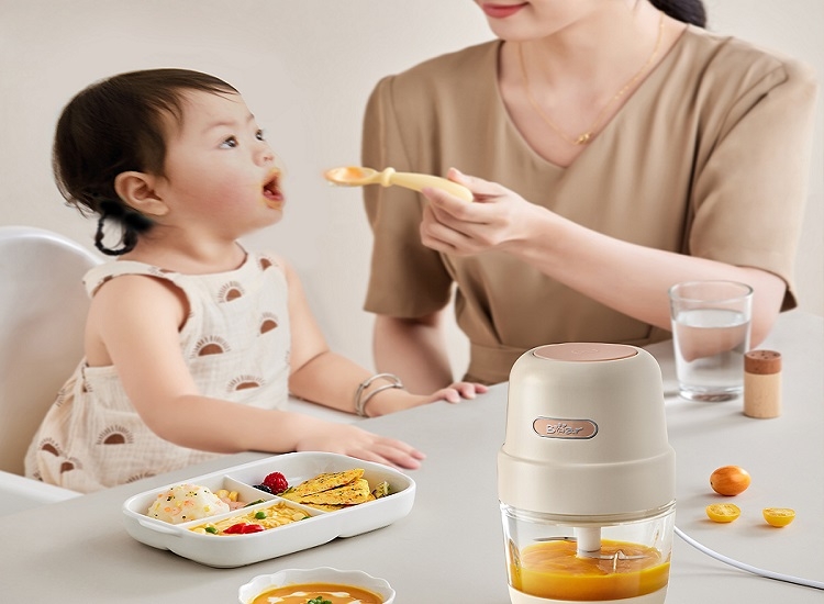 So s&aacute;nh m&aacute;y xay Bear v&agrave; Hattiecs (H&igrave;nh 5)