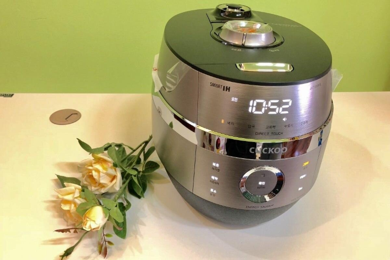 So s&aacute;nh nồi cơm điện Cuckoo v&agrave; Tefal - h&igrave;nh 1