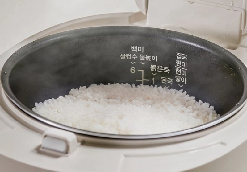 So s&aacute;nh nồi cơm điện Cuckoo v&agrave; Tefal - h&igrave;nh 6