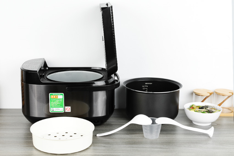 So s&aacute;nh nồi cơm điện tử Sharp v&agrave; Toshiba - h&igrave;nh 10