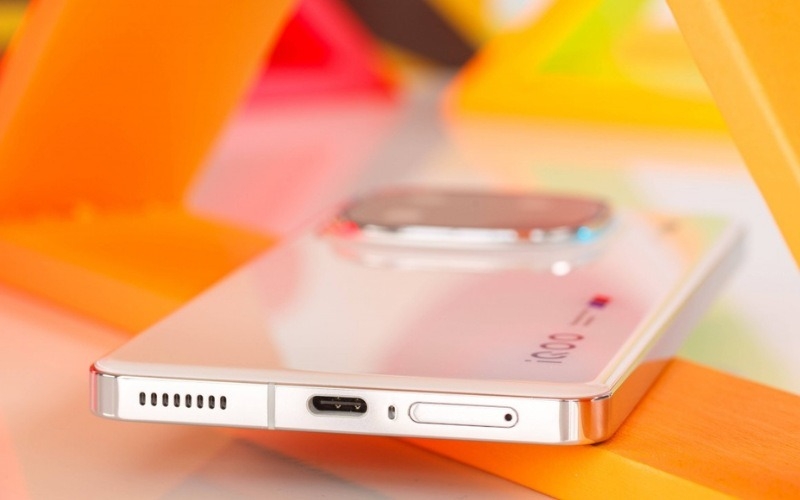 So sánh Nothing Phone 3 và iQOO 13 - hình 10