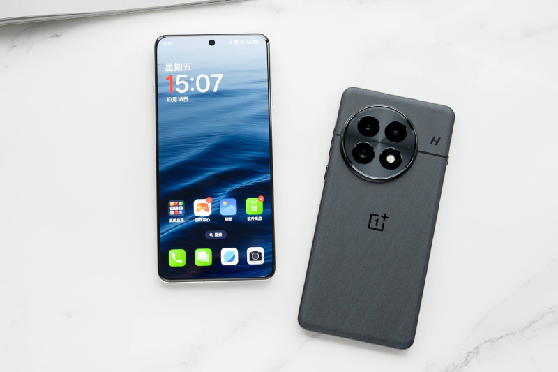 So sánh OnePlus 13 và Xiaomi 15 - hình 1