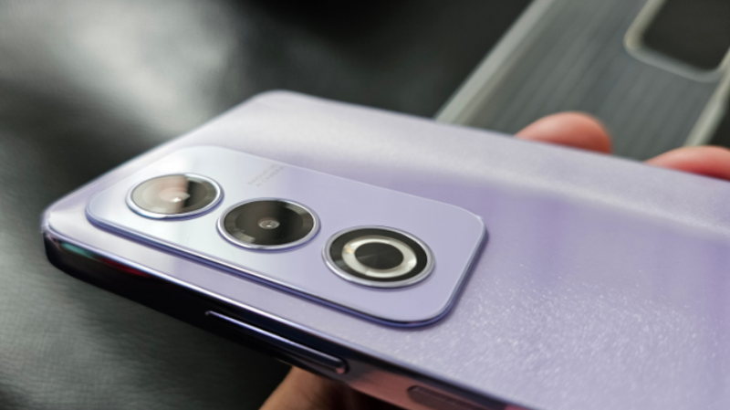 So sánh Oppo A3 Pro và Redmi Note 14 - hình 7
