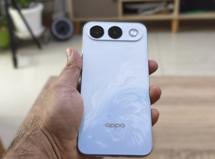 So sánh OPPO A7 Pro và iPhone 16e - hình 2