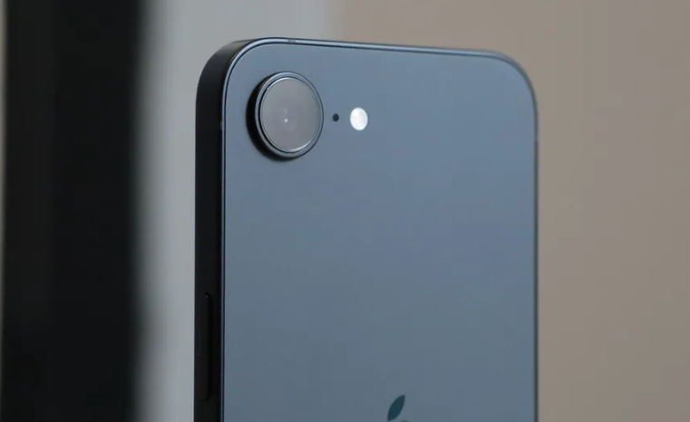 So sánh OPPO A7 Pro và iPhone 16e - hình 11