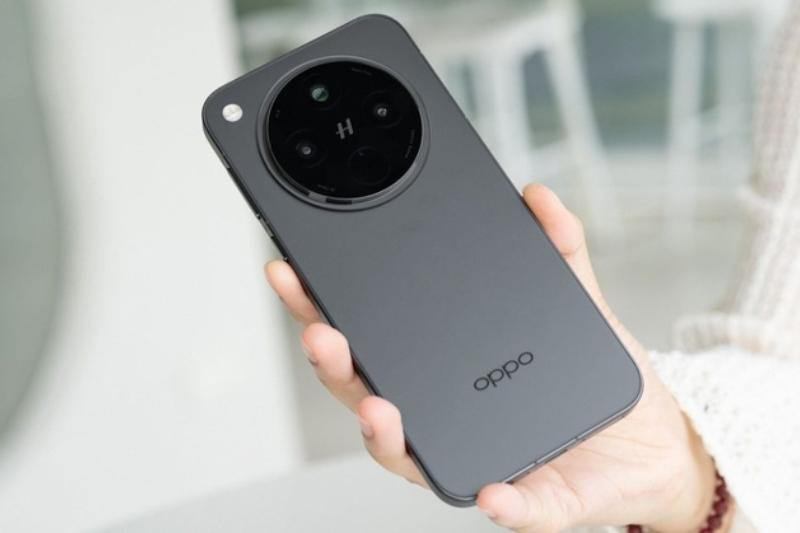 So sánh OPPO Find X8s Plus và iPhone 16 Pro - hình 1