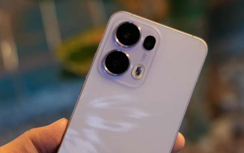 So sánh OPPO Reno13 Pro và Xiaomi 14T Pro - hình 8