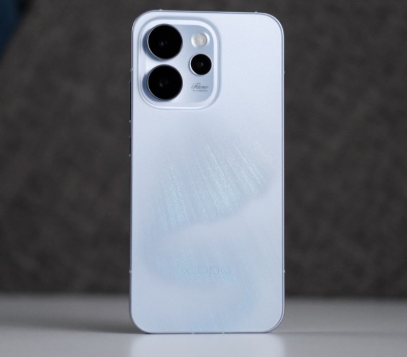 So sánh OPPO Reno15 và OPPO Reno15 Pro - hình 2