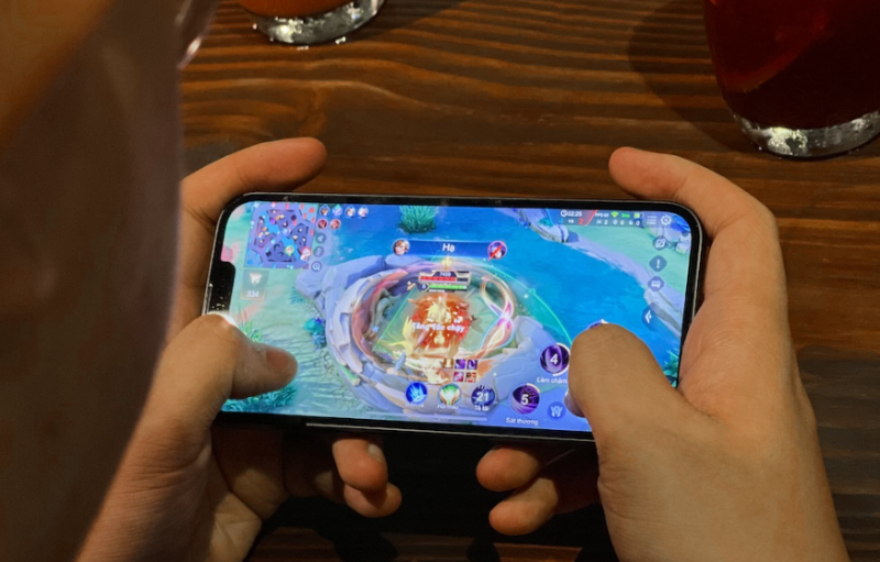 So sánh OPPO Reno 14 F và iPhone 16e - hình 8