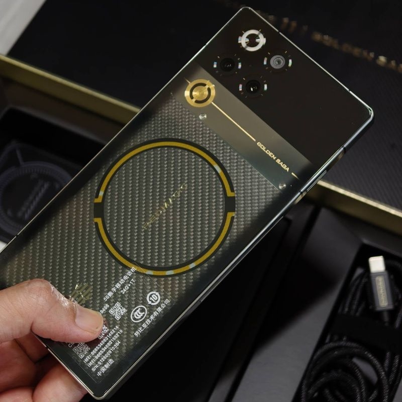 So sánh RedMagic 11 Pro và 11 Pro Plus về thiết kế