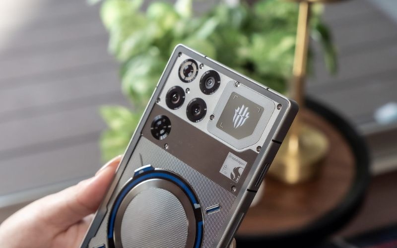 So sánh RedMagic 11 Pro và 11 Pro Plus về camera