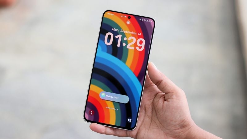 So sánh Samsung Galaxy S26 FE với OPPO Reno16 F về màn hình