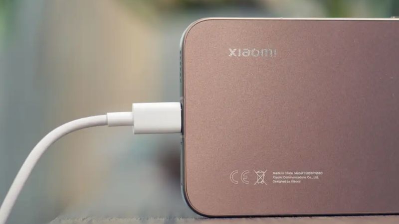 So sánh Samsung Galaxy S26 FE vs Xiaomi 15T Pro về pin, sạc