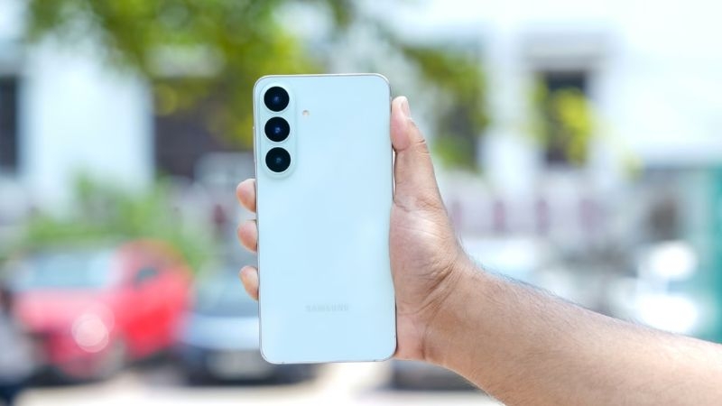 Nên mua Samsung Galaxy S26 FE hay Xiaomi 15T Pro