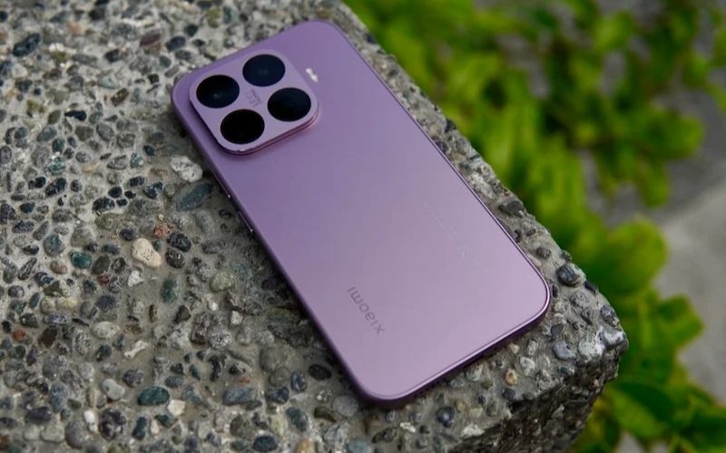 Nên mua Samsung Galaxy S26 FE hay Xiaomi 17T