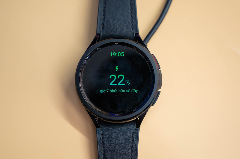So sánh Samsung Galaxy Watch 8 Classic và Huawei Watch 5 - hình 3
