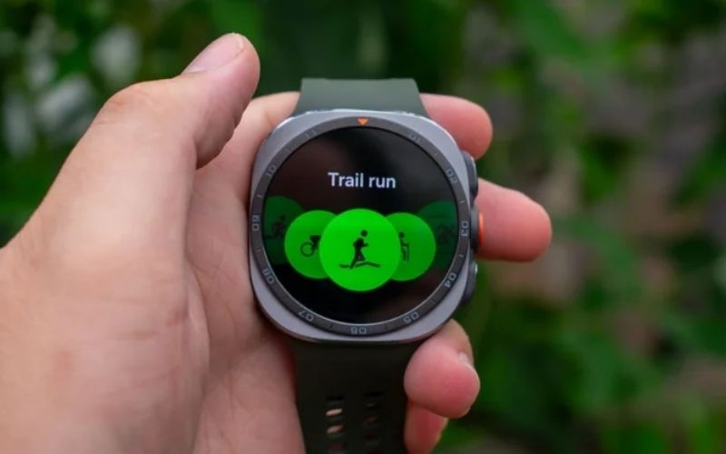So sánh Samsung Galaxy Watch 9 và Watch Ultra 2 về tính năng thể thao