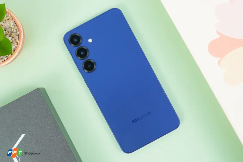 So sánh Samsung S25 Plus và Xiaomi 15 Pro - hình 3