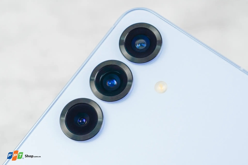 So sánh Samsung S25 và Vivo X200 9