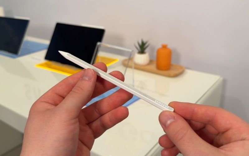 So sánh Samsung Tab S10 và S11 về bút S Pen