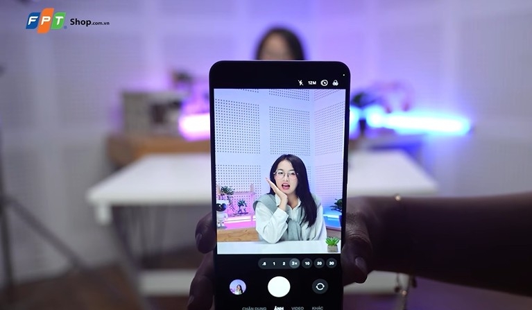 So sánh Samsung Z Flip 8 và S26 Plus - hình 12