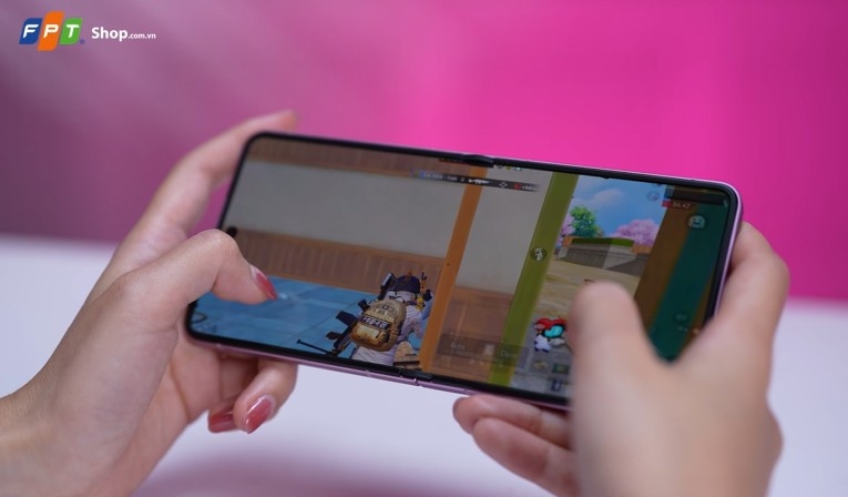 So sánh Samsung Z Flip 8 và S26 Plus - hình 8