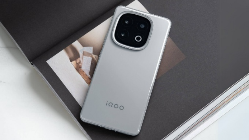 So sánh Vivo iQOO 13 và OPPO Find X8 - hình 9