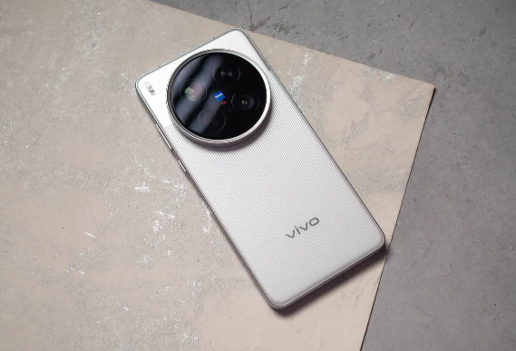So sánh Vivo X200 Ultra và Google Pixel 9 Pro XL - hình 1