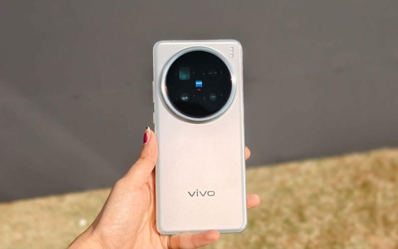 So sánh Vivo X200 Ultra và OPPO Find X8 Ultra - hình 1