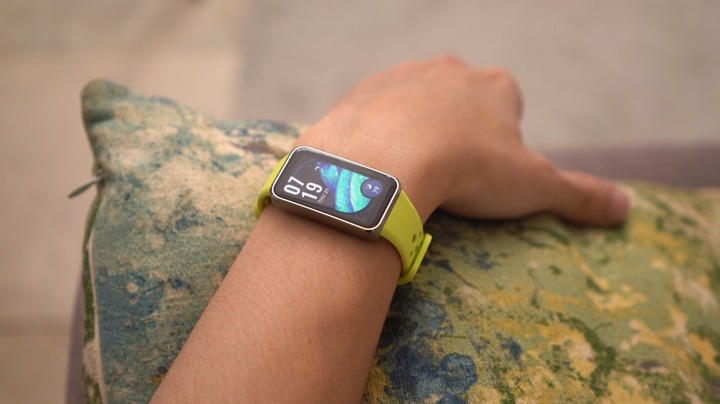 So sánh Xiaomi Smart Band 10 và Huawei Band 10 9