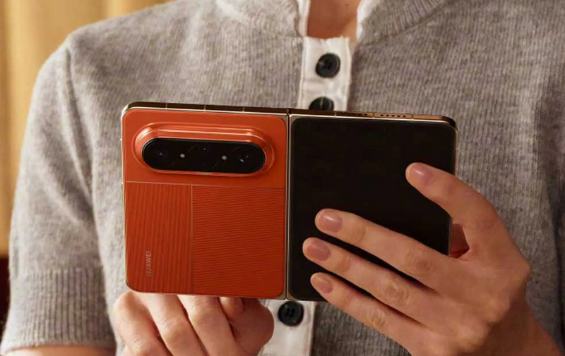 So sánh Z Fold 8 vs Huawei Pura X Max - hình 2