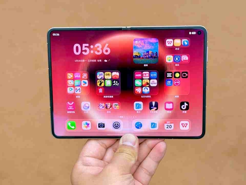 So sánh Z Fold 8 vs Huawei Pura X Max - hình 3