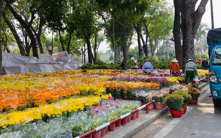 STT bán hoa Tết ngắn gọn 1