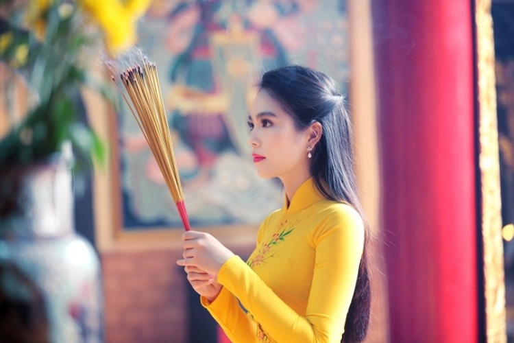 Những stt đi chùa cuối năm cầu tình duyên