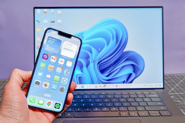 sử dụng iphone nên mua laptop hãng nào