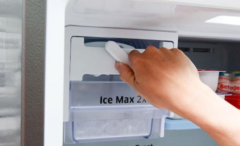 tu lanh khong lam da