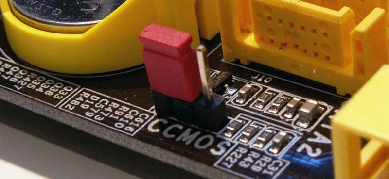 Reset BIOS hoặc nạp lại BIOS