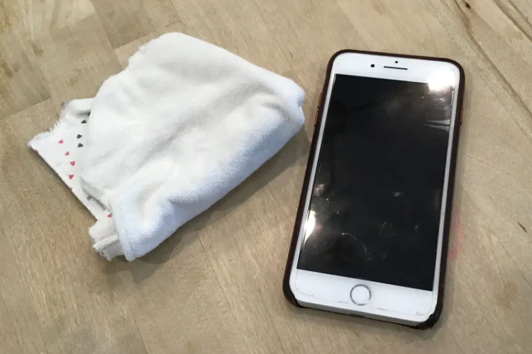 Sửa màn hình iPhone bị lem mực bao nhiêu tiền hình 3