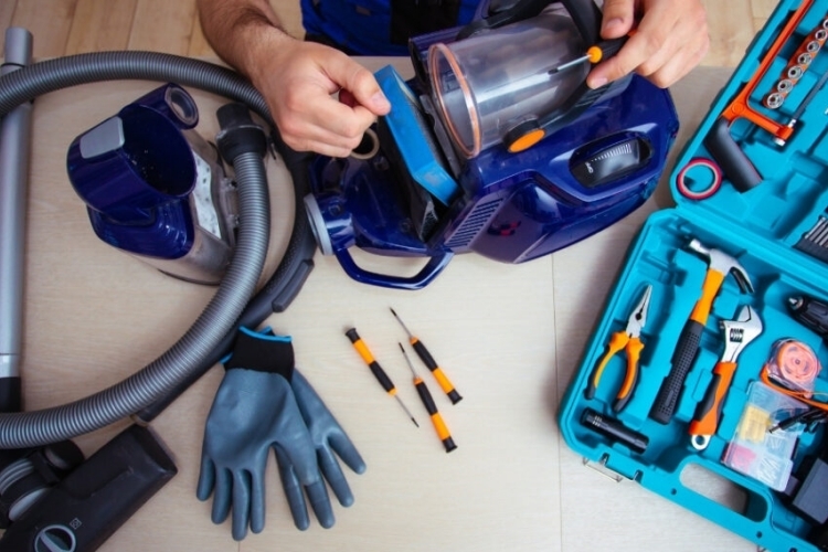 Sửa máy hút bụi Hitachi các lỗi thường gặp như nóng máy, yếu lực hút, kêu to bất thường