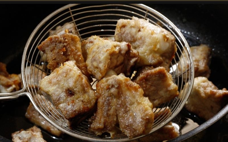 sườn chiên sả ớt 2