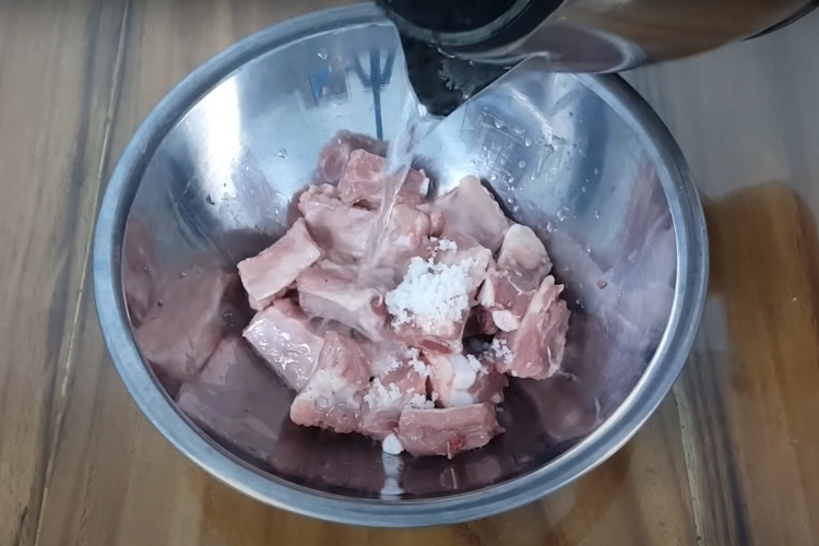 sườn heo ram mặn 1
