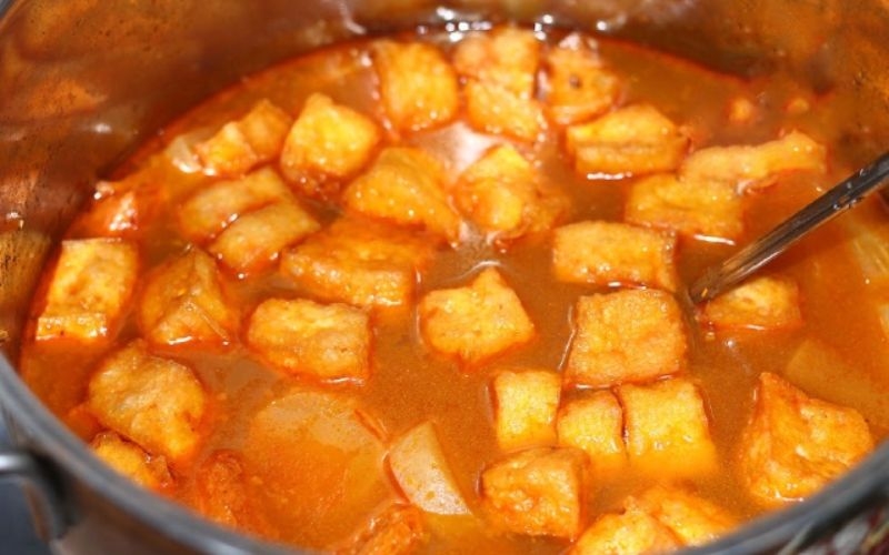 Làm sườn non chay kho đậu hũ