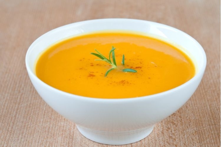 Hướng dẫn bạn cách chế biến súp khoai lang thơm ngon và bổ dưỡng cho bé ăn dặm