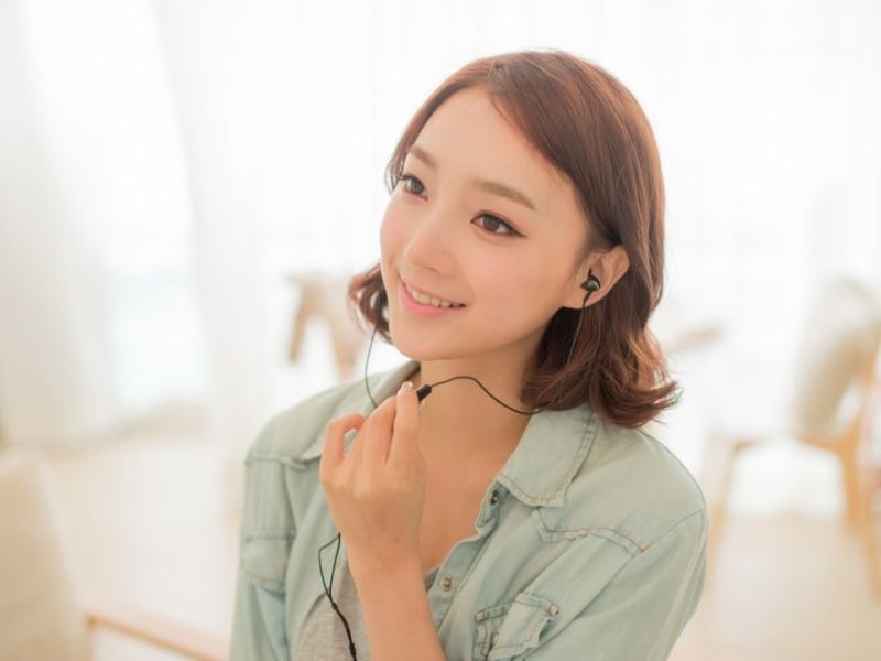 Chọn tai nghe có dây thoải mái khi đeo