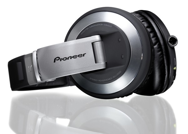 tai nghe pioneer của nước nào 1.jpg