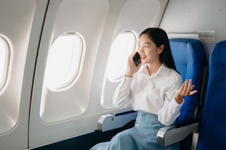 Tại sao phải tắt điện thoại khi lên máy bay - hình 6
