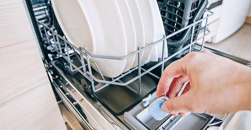 Tại sao vi&ecirc;n rửa b&aacute;t kh&ocirc;ng ho&agrave;n to&agrave;n tan hết  6