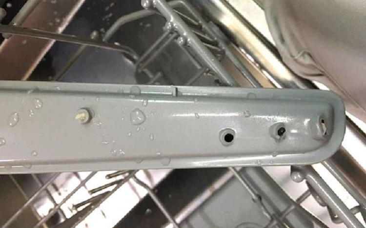 Tại sao vi&ecirc;n rửa b&aacute;t kh&ocirc;ng ho&agrave;n to&agrave;n tan hết  2