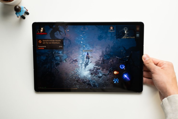 So sánh Galaxy Tab S10 FE và Galaxy Tab S10 FE Plus 7